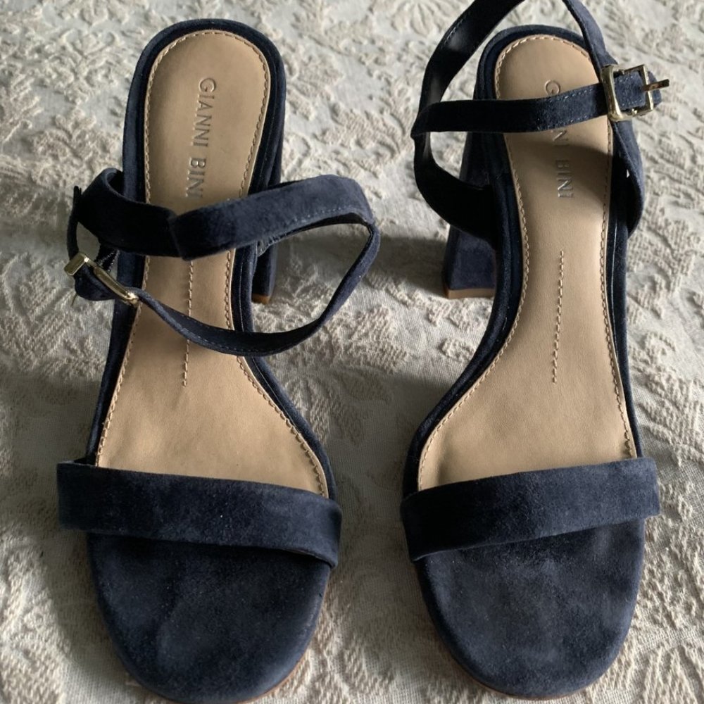 Gianni Bini Navy Blue Suede Shoes - Picture 2 of 3